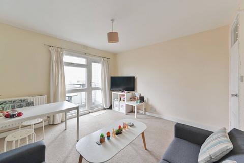 2 bedroom flat for sale, Wyvil Road, SW9, Nine Elms, London, SW8