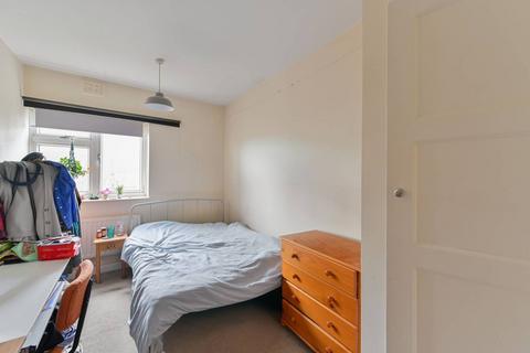 2 bedroom flat for sale, Wyvil Road, SW9, Nine Elms, London, SW8