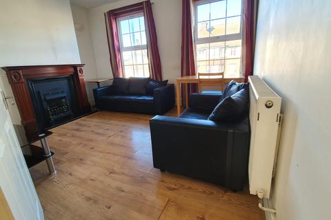 3 bedroom flat to rent, Kenton Road, Kenton HA3