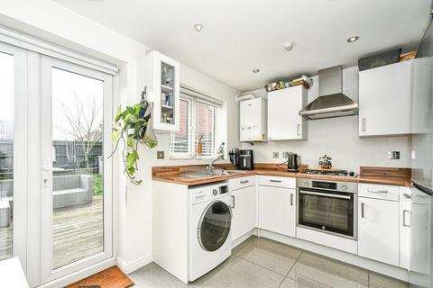 3 bedroom end of terrace house for sale, Scholars Way, Melksham, SN12