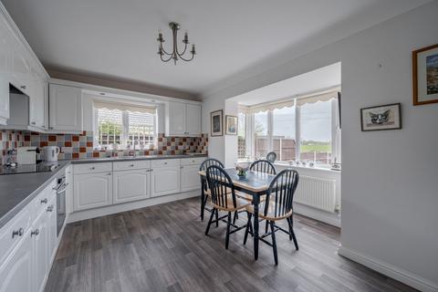 5 bedroom detached bungalow for sale, Cess Road, Martham