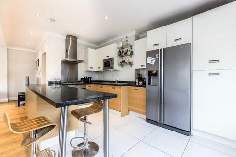 3 bedroom flat to rent, King Street, London W6