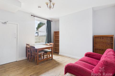 3 bedroom terraced house to rent, Malvern Villas, Durham DH1