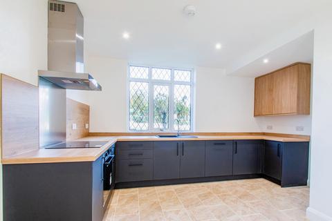 3 bedroom semi-detached house to rent, Leeds Road, Leeds LS26