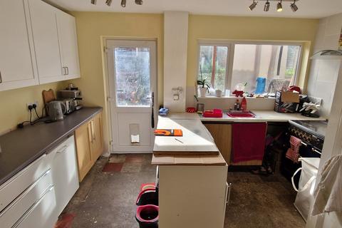 3 bedroom end of terrace house for sale, Medhurst Crescent, Gravesend DA12