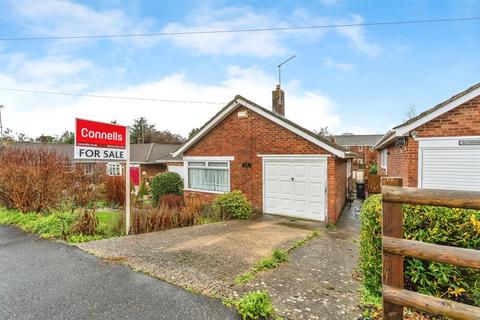 2 bedroom semi-detached bungalow for sale, Cedar Crescent, North Baddesley, Southampton