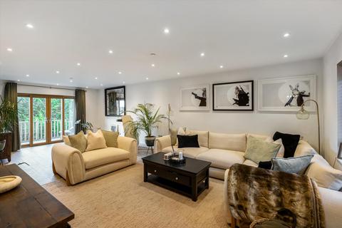 4 bedroom detached house for sale, Hardwick Avenue, Chepstow, Monmouthshire NP16