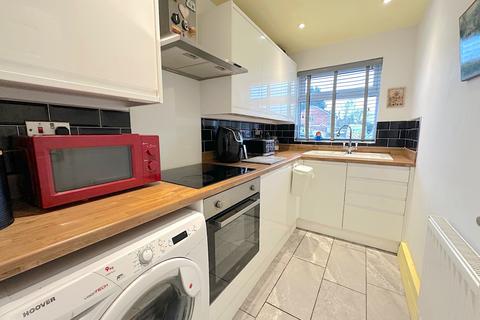 1 bedroom flat for sale, Melrose Drive, Wolverhampton WV6