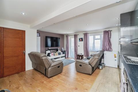 2 bedroom flat for sale, Eldred Road, Barking