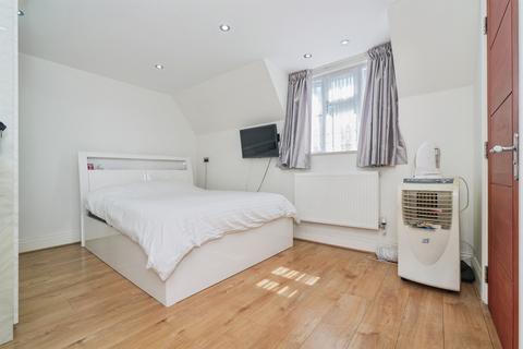 2 bedroom flat for sale, Eldred Road, Barking