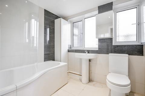 3 bedroom flat to rent, Lordship Lane, London