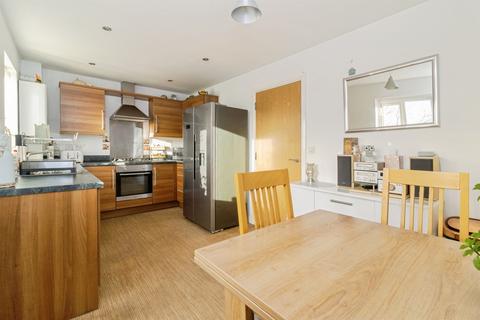2 bedroom end of terrace house for sale, Frobisher Road, Newton Abbot