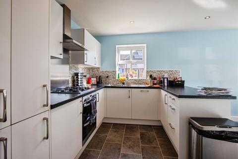 4 bedroom detached house for sale, Mapplewell Road, Castleford
