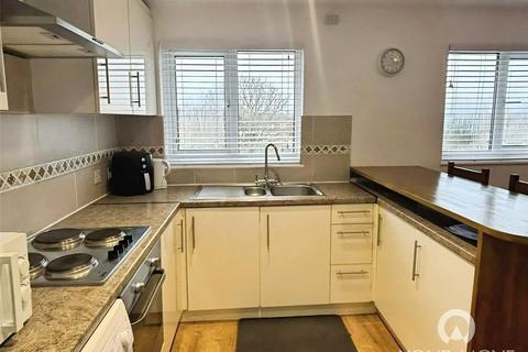 2 bedroom maisonette to rent, Hatton Close, Gravesend DA11