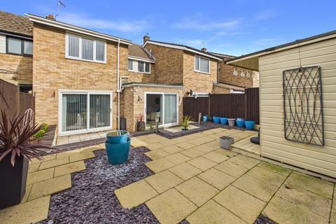 3 bedroom terraced house for sale, Warren Road, Halstead, CO9