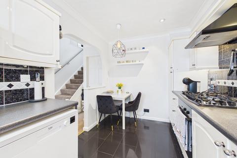 3 bedroom terraced house for sale, Warren Road, Halstead, CO9