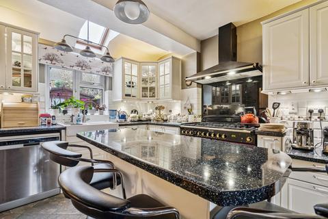 4 bedroom semi-detached house for sale, Jubilee Road, High Wycombe HP13