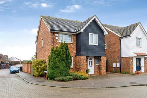 4 bedroom detached house for sale, Kestrel Way, Sandy