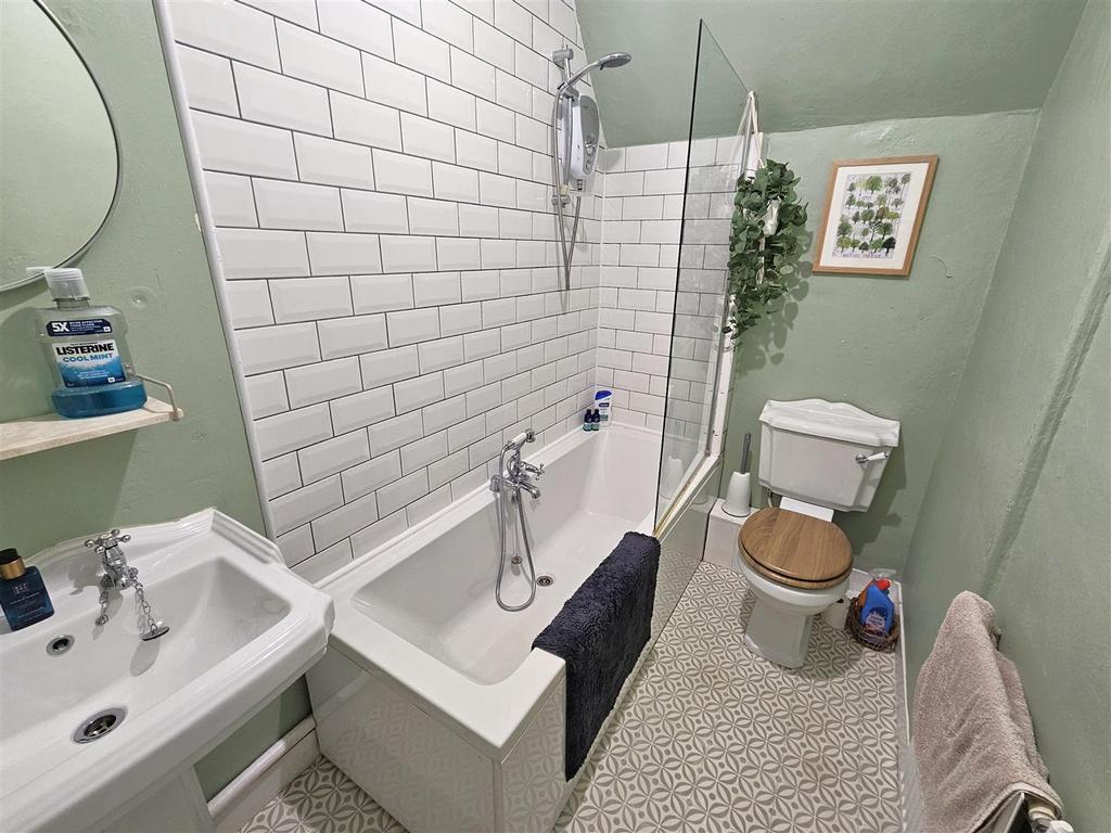 Bathroom.jpg