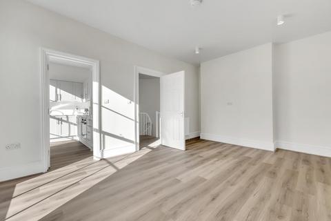 2 bedroom flat to rent, New Cross Road, London, SE14