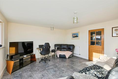 3 bedroom end of terrace house for sale, Farman Row, Burton-On-Trent