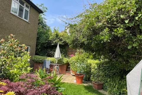 2 bedroom maisonette to rent, Glendor Gardens, London, NW7