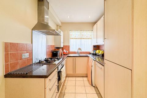 2 bedroom maisonette to rent, Glendor Gardens, London, NW7