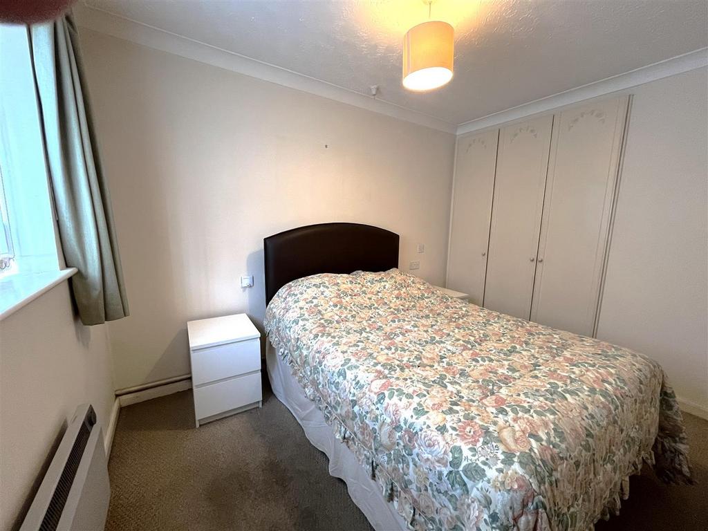 Bedroom 1.JPG
