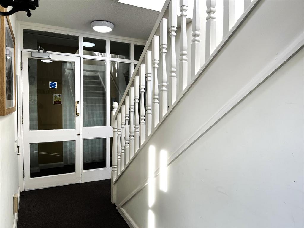 Entrance corridor.JPG