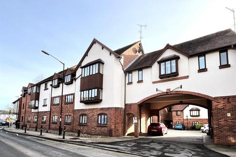 2 bedroom flat for sale, St Nicholas Church Street, Warwick