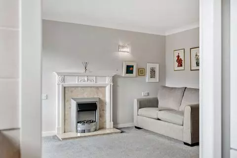 1 bedroom flat for sale - Photo 8