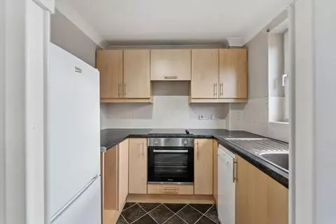 1 bedroom flat for sale - Photo 10