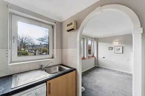1 bedroom flat for sale - Photo 16