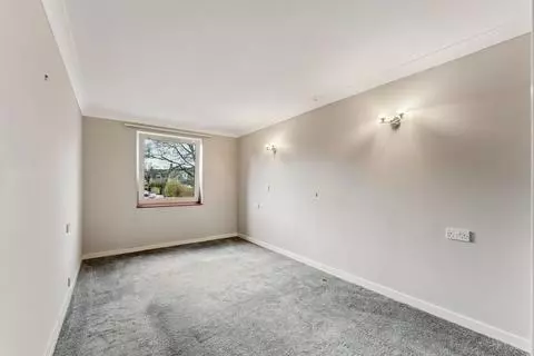 1 bedroom flat for sale - Photo 19