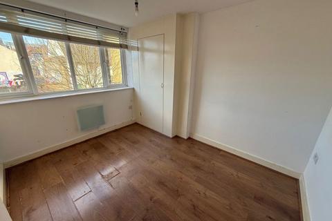 1 bedroom flat to rent, B/20-22 Gloucester Place BN1 4AA