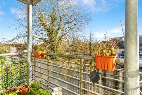 2 bedroom flat for sale, Harlands Road, Haywards Heath