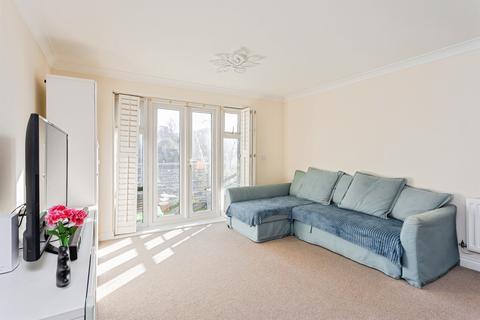 2 bedroom flat for sale, Harlands Road, Haywards Heath