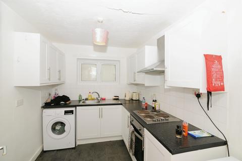 2 bedroom flat for sale, Stockleigh Road, St. Leonards-On-Sea