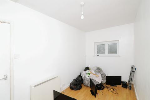 2 bedroom flat for sale, Stockleigh Road, St. Leonards-On-Sea