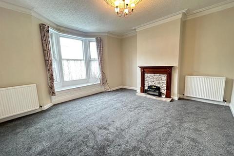 2 bedroom maisonette to rent, Victoria Road, Scarborough