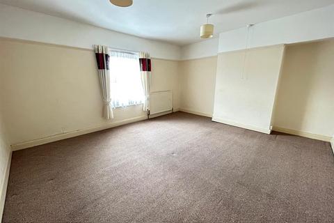 2 bedroom maisonette to rent, Victoria Road, Scarborough