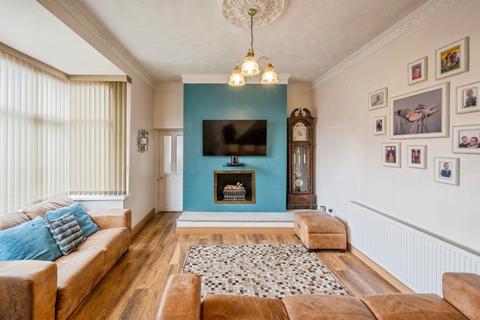 3 bedroom terraced house for sale, High Street, Thurnscoe, Rotherham