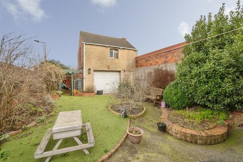 3 bedroom terraced house for sale, High Street, Thurnscoe, Rotherham