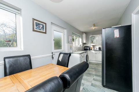 undefined, Vale Close, Almondbury, Huddersfield, HD5