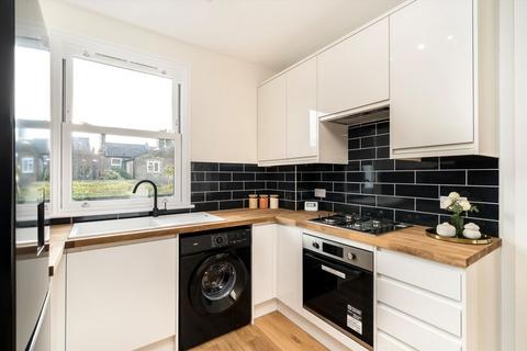 2 bedroom flat for sale, Surrey Road, London SE15