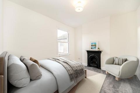 2 bedroom flat for sale, Surrey Road, London SE15