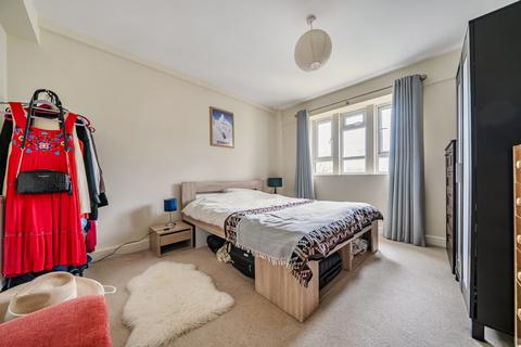 2 bedroom flat for sale, Nunhead Lane, Peckham Rye, London, SE15