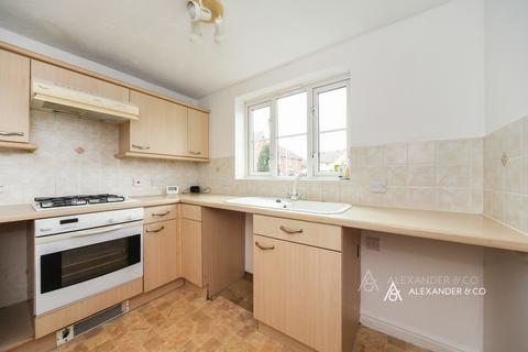 3 bedroom terraced house to rent, Willoughby Close, Bedfordshire LU6