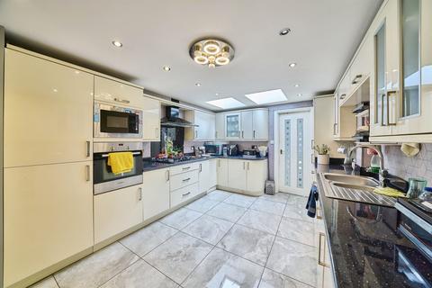 5 bedroom terraced house for sale, St. Marys Road, Watford