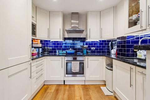 3 bedroom flat for sale, Buckingham Palace Road, London SW1W